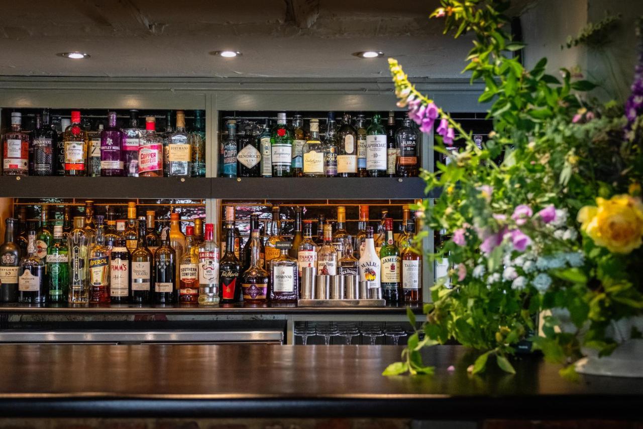The Cricketers Clavering Bagian luar foto